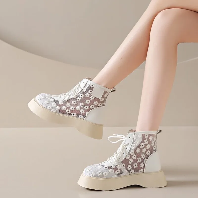 

2026 Summer New Women's HOT Breathable Mesh Summer Shoes Lace Walking Shallow New Solid Casual Shoes 35-40