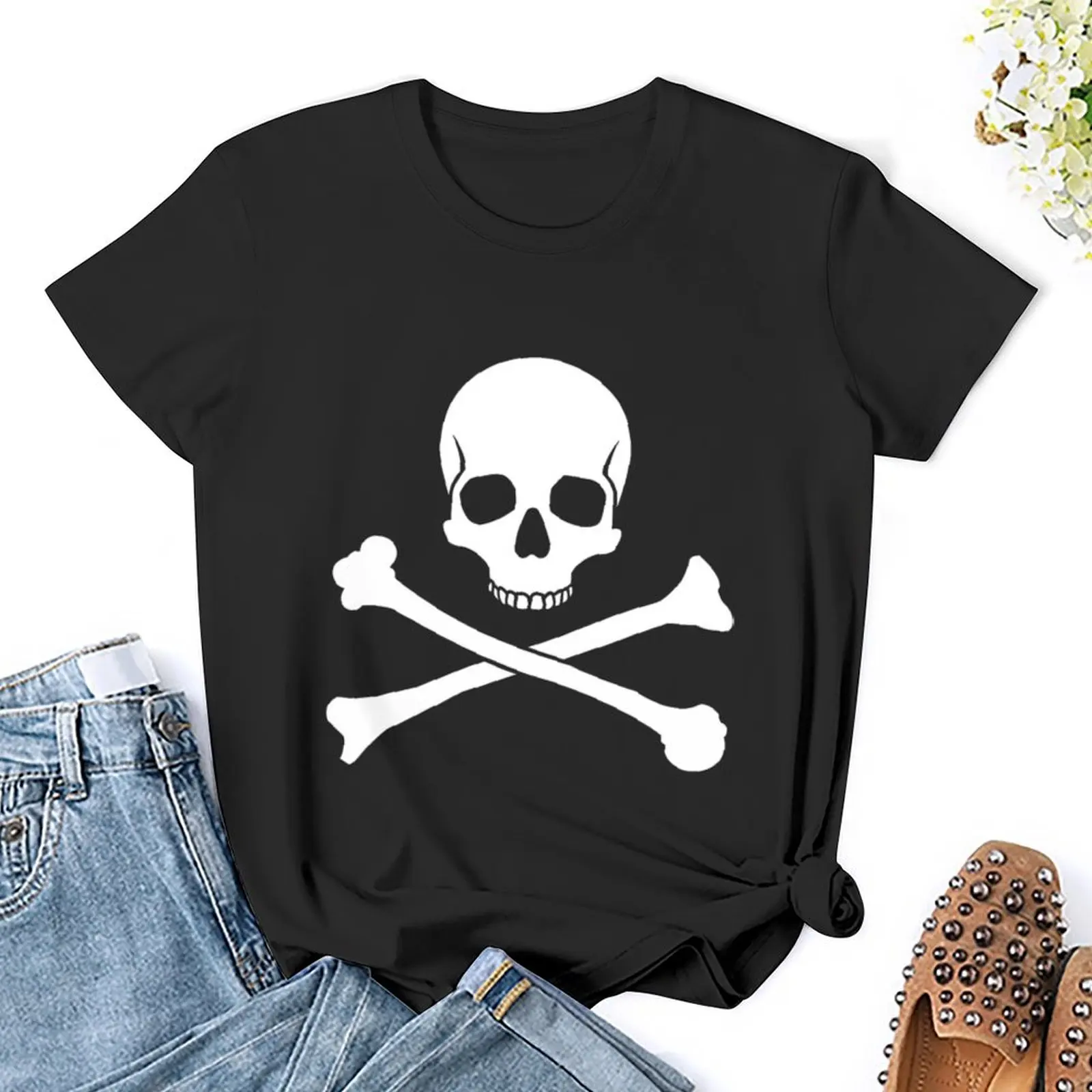 Skull and Crossbones Pirate On Women Print T Shirt Graphic Shirt Casual Short Sleeved Female Tee T-Shirt Size S-4XL