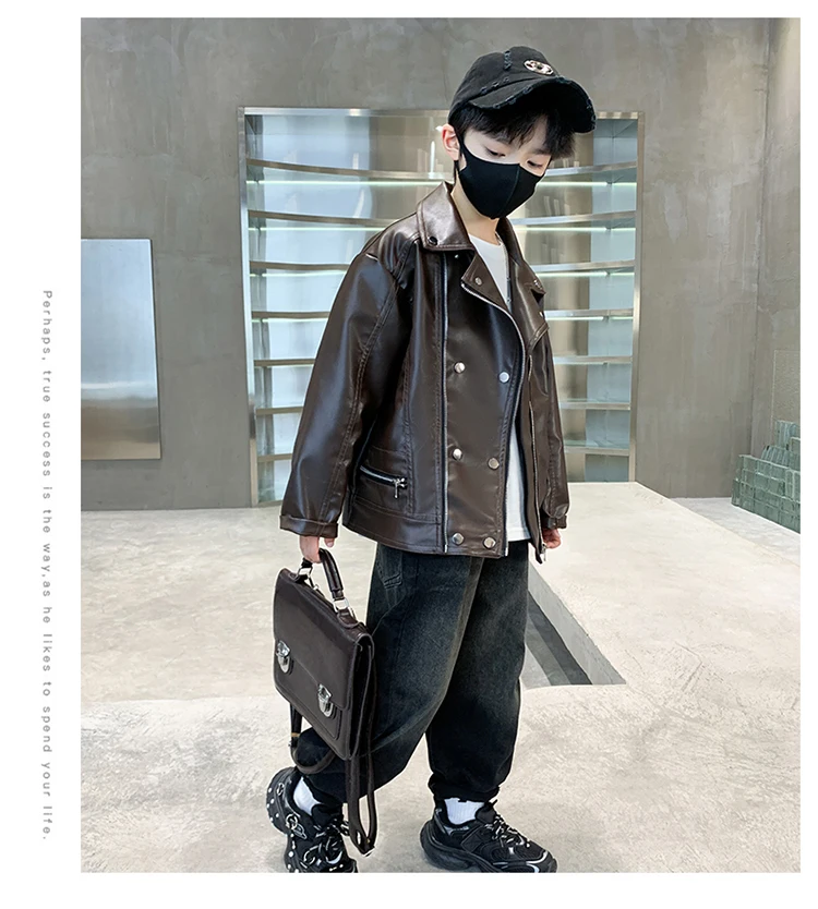 Elegante Kinder-Lederjacke für Teenager-Jungen im koreanischen Stil, schmal geschnittener PU-Ledermantel mit Reißverschluss, modische Frühlingskleidung für Kinder. – Detail 9
