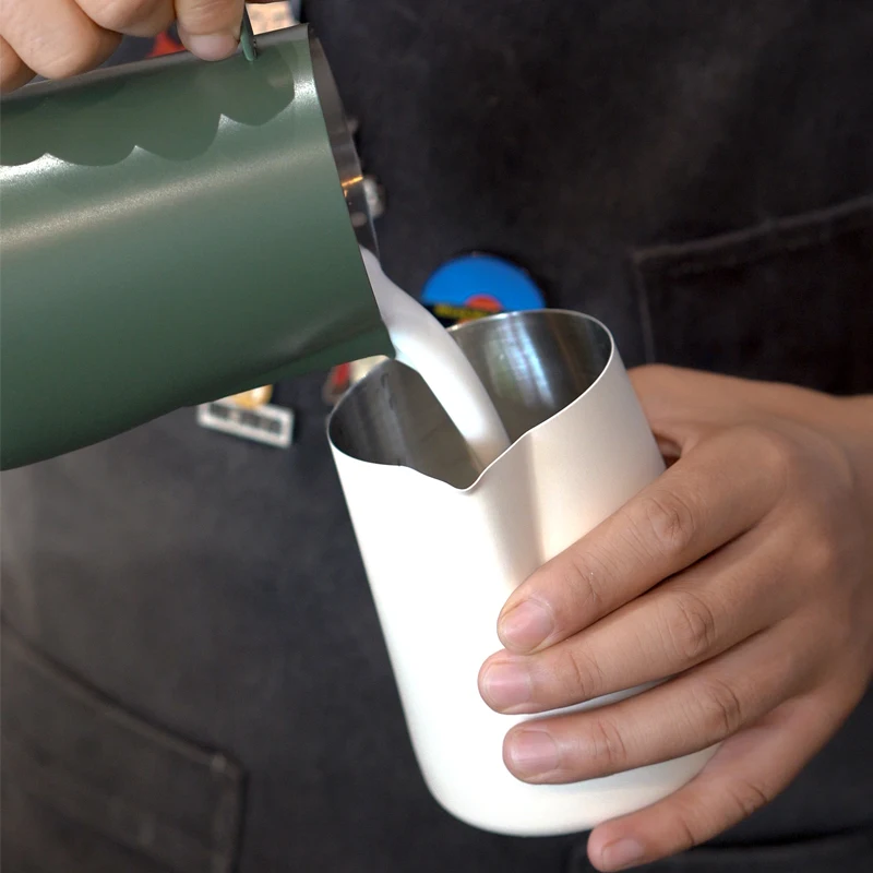

AIRFLOW Milk Frothing Jug Stainless Steel 400/600ml Milk Pitcher Small Round Mouth Coffee Cups Latte Barista Kitchen Accessorie
