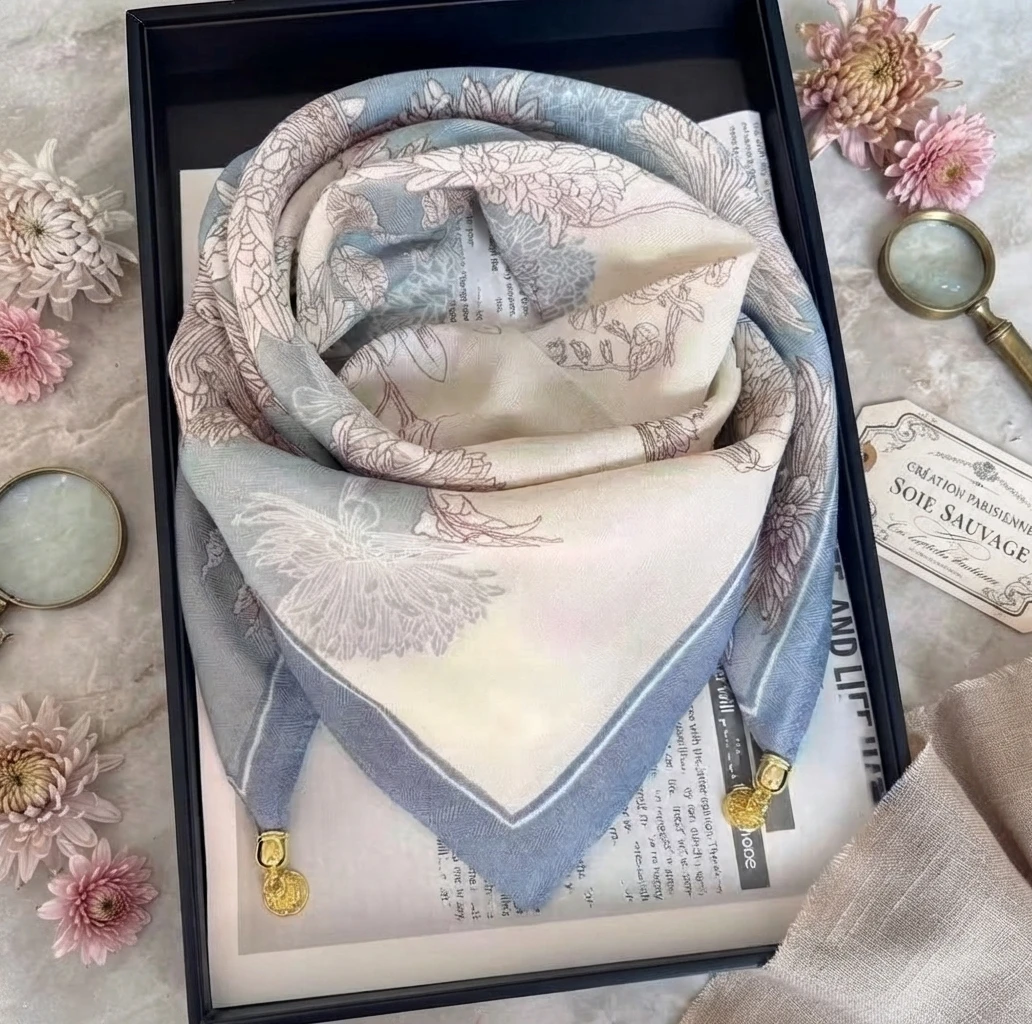 Luxuriöser Seidenschal mit Magnetverschluss, Damen-Print, quadratischer Schal für Herbst und Winter, wärmend und kältebeständig, modische Schals.
