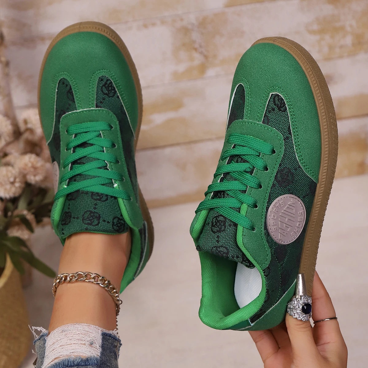 

Женские кроссовки, легкие удобные кроссовки, женская модная спортивная обувь на шнуровке, женские повседневные дышащие кроссовки больших размеров