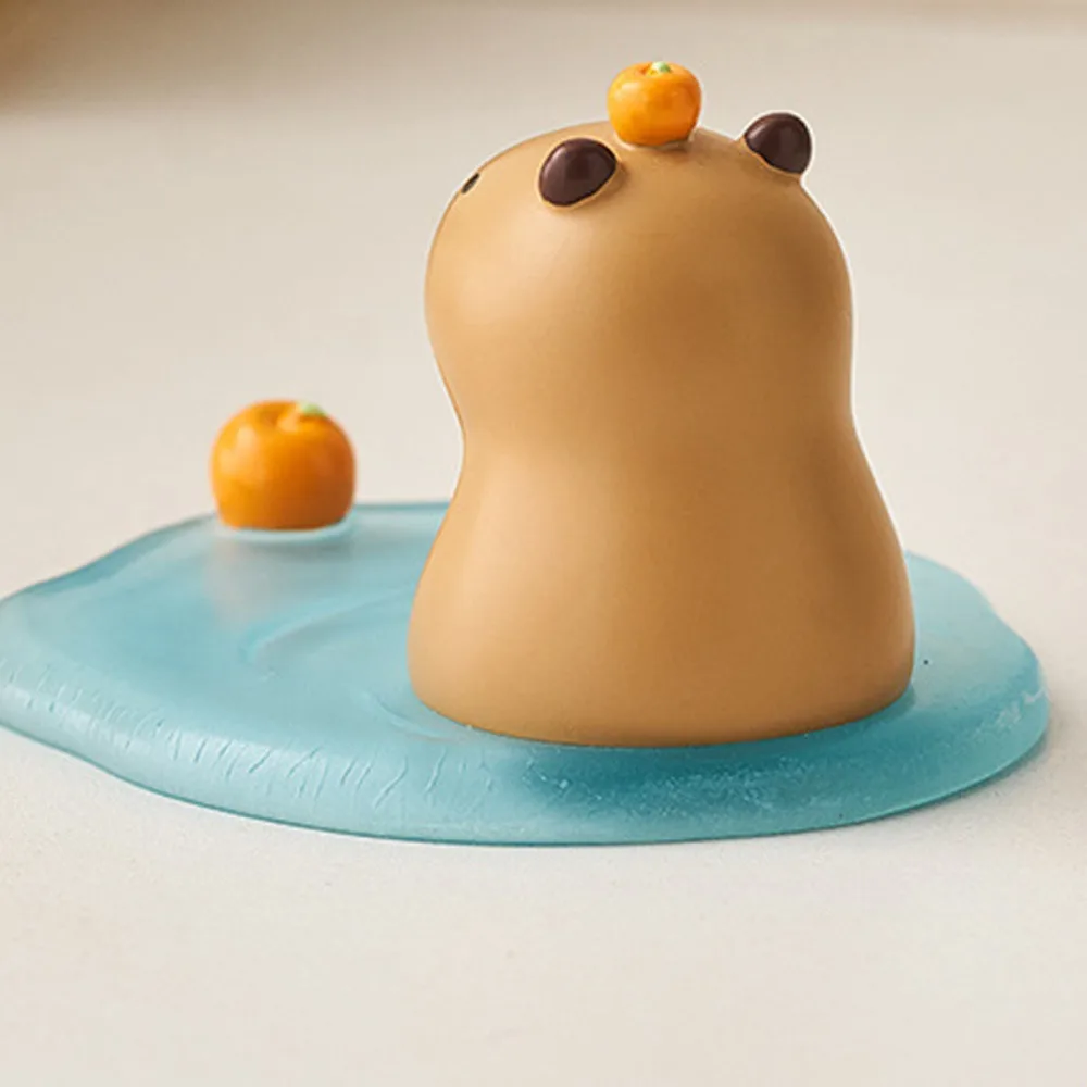 Coccodrillo Capibara Supporto per telefono Ornamento Decorazione da scrivania Capibara Mobole Supporto per telefono Figurine di animali dei cartoni animati Modello capibara