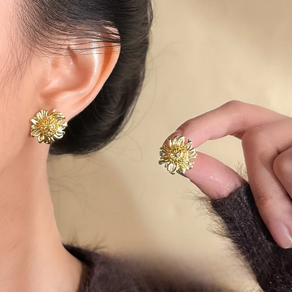 French retro art flower earrings niche light luxury high-end medieval earrings