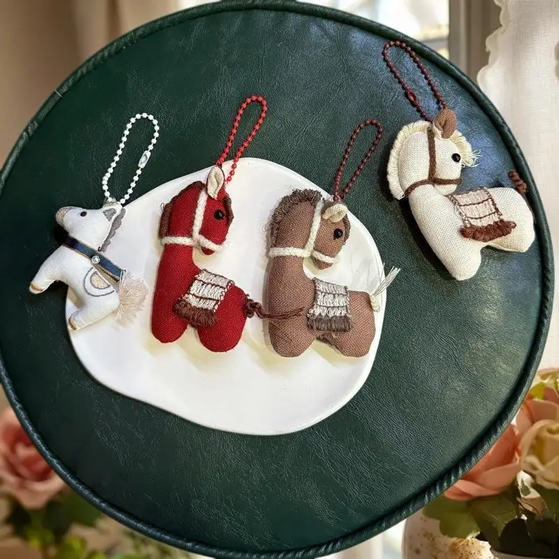 

Праздничная кукла пони Зодиака, брелок с орнаментом школьной сумки Year of the Horse.