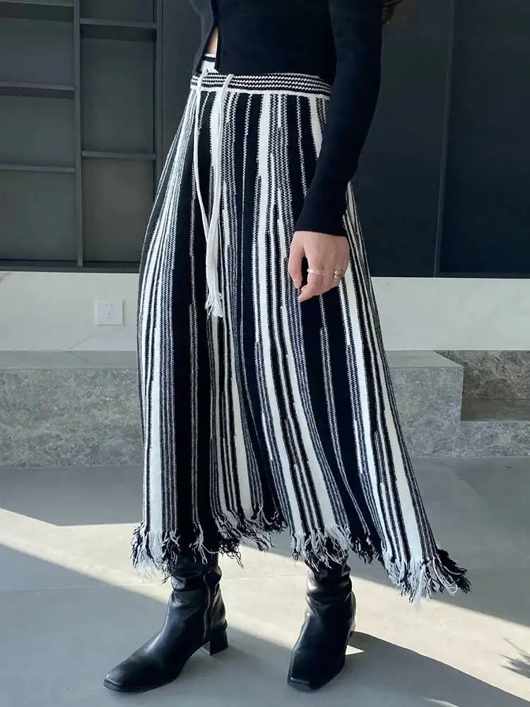 

High Elastic Waist Black Striped Tassels Knitting A-line Half-body Skirt Women Fashion New Spring Autumn 2026 1846