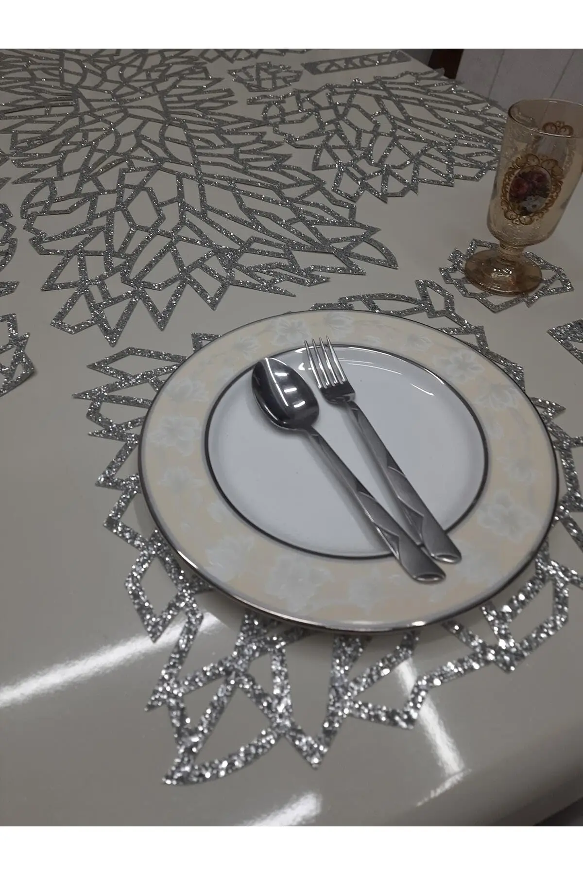 19 Piece Glitter Dining Set Faux Leather 1 Runner 6 Placemats 6 Coasters 6 Spoon Rests Silver Sparkle Asymmetrical