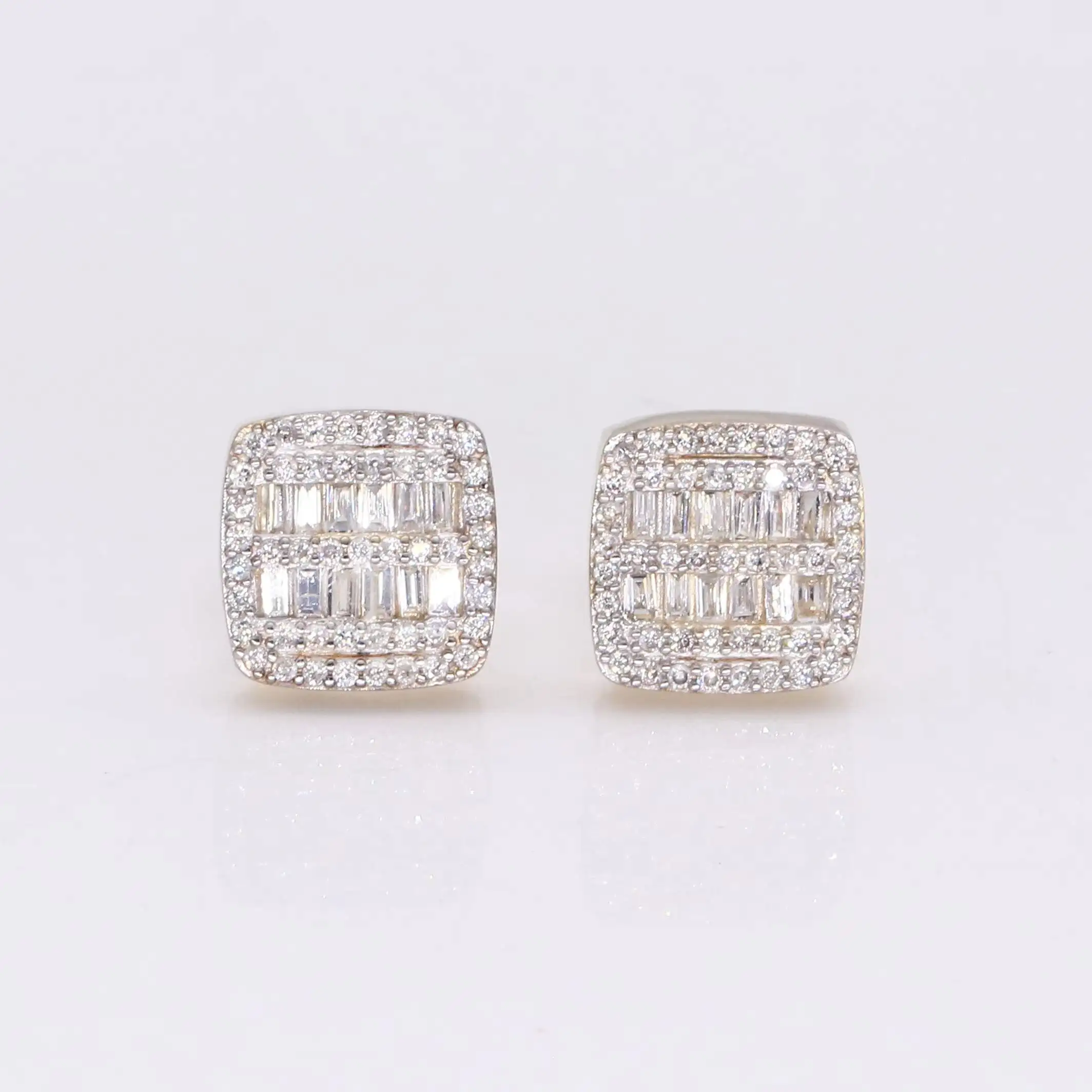 

Moissanite Ear Buckles 925 Sterling Silver Stud Earrings for Women D Color Lab Diamond Wedding Jewelry