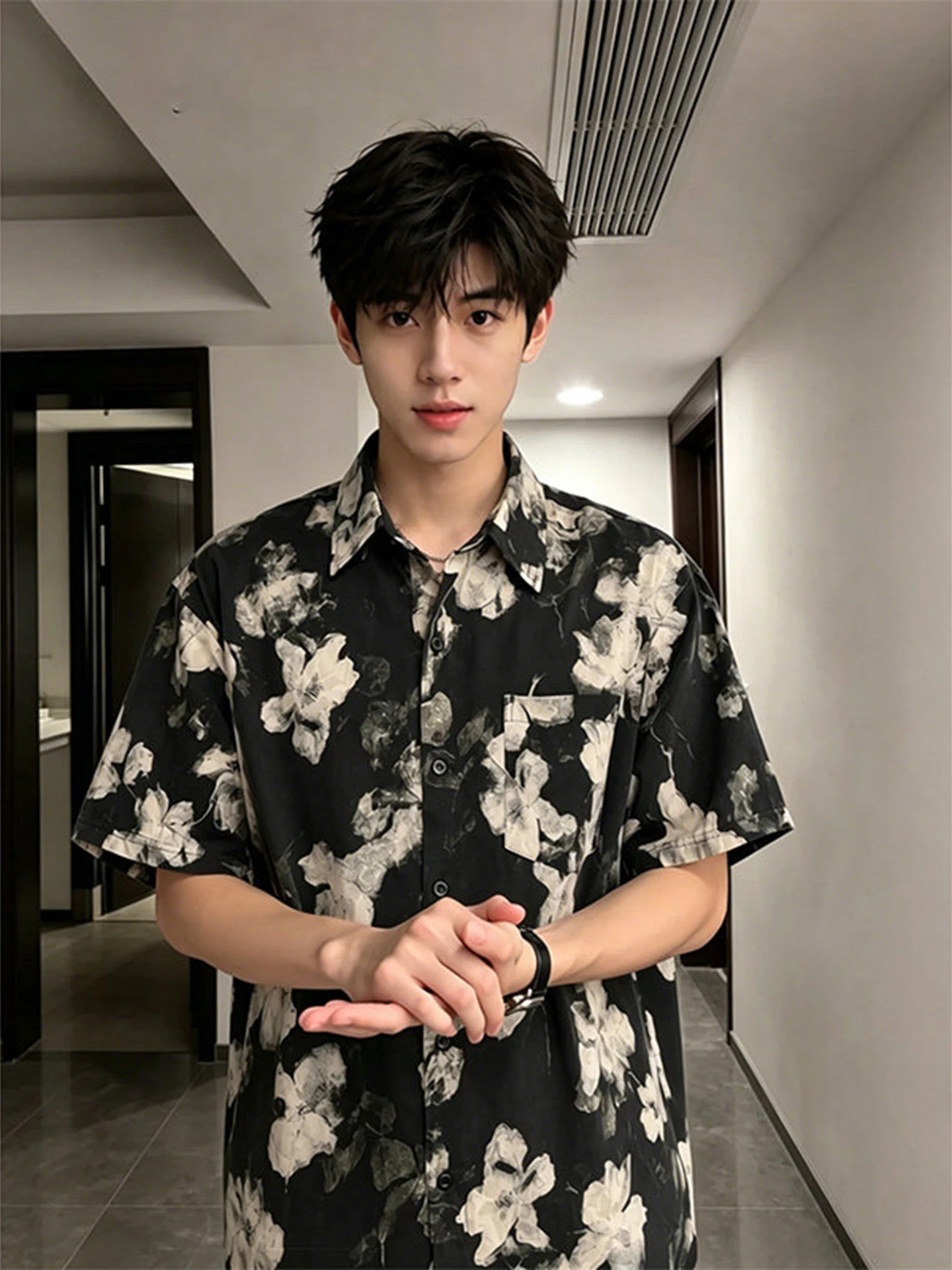 Hawaii Vacation Style Ice Silk Short Sleeve Men's Shirt Summer Thin Beach Casual Printed Loose Fit Breathable Polyester