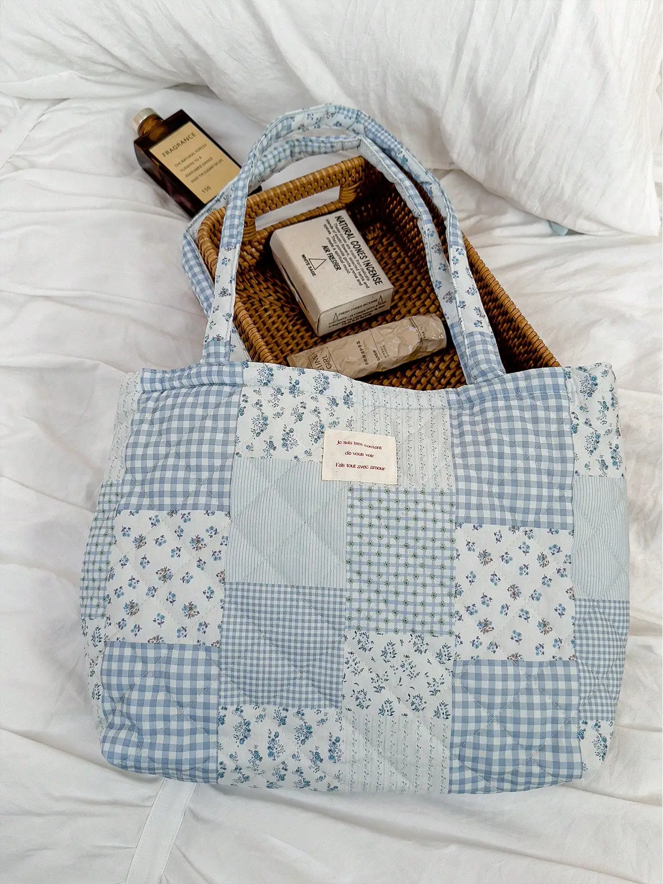 

Blue Patchwork Quilted Tote Bag with Floral & Gingham Print, Large Capacity Shoulder Bag for Daily Use