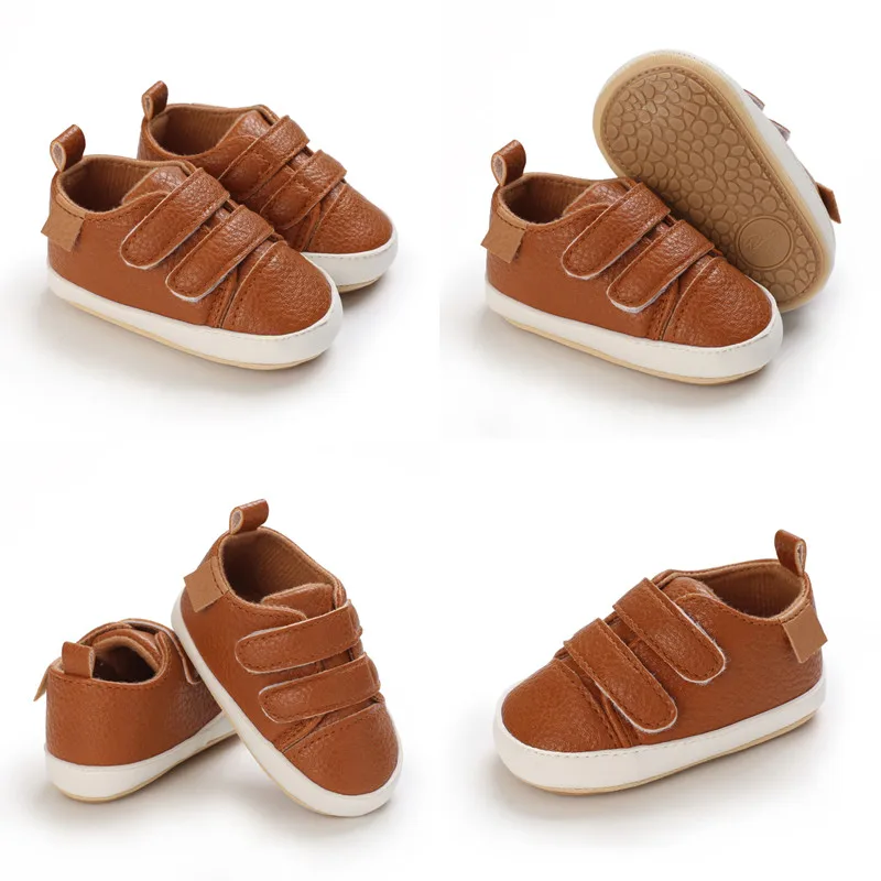 حذاء كاجوال للأطفال حديثي الولادة مصنوع من الجلد الكلاسيكي بلون كلاسيكي مطابق للأطفال أحذية مشاية أولى نعل مطاطي حذاء ناعم غير قابل للانزلاق للأطفال الصغار
