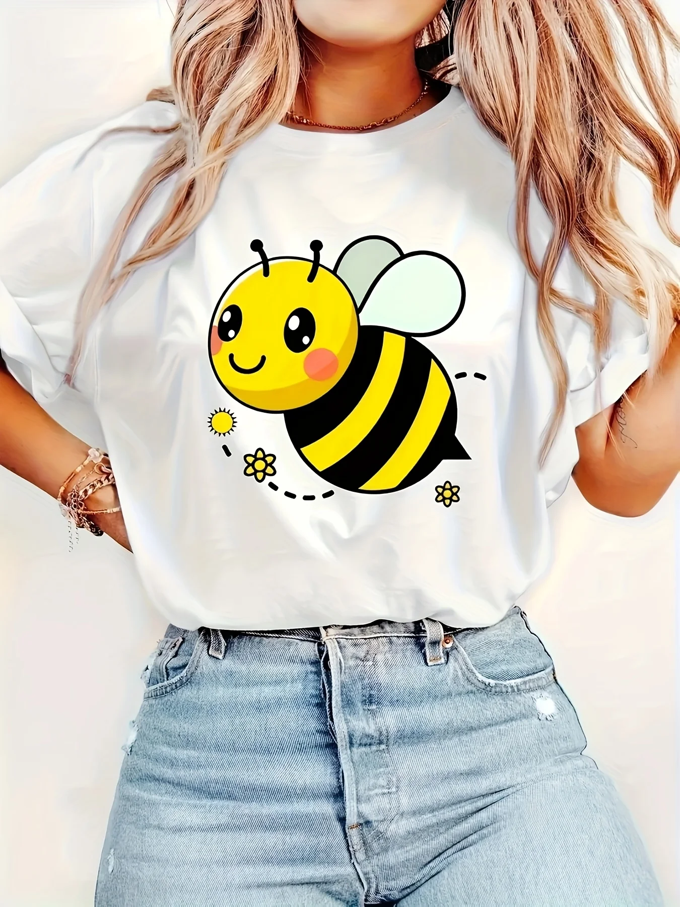 

Women's New Trend Cute Bee Graphic Print T-Shirt Leisure Fashion Short Sleeve Cotton T-shirt Summer Brand Streetwear Y2k+ Top