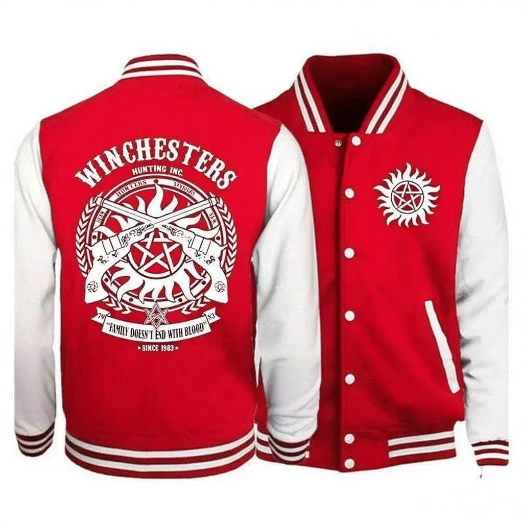 

Красно-белая бейсбольная куртка с принтом на спине охотничьего клуба, винтажный вышитый логотип и семейный дизайн, верхняя одежда унисекс ​ ​