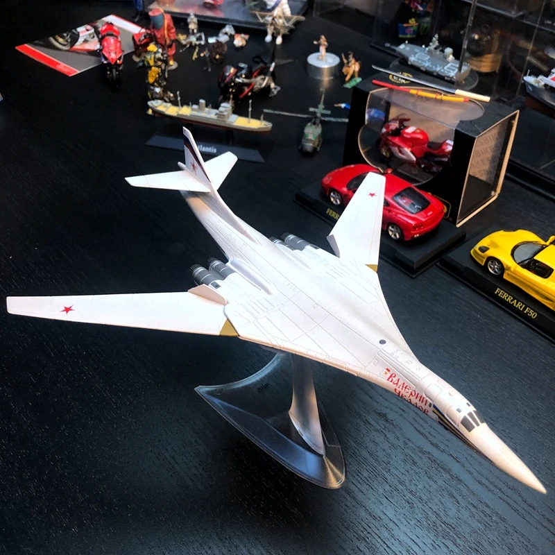 1/200 TU-160 airplane model Russia Soviet Air Force metal White Swan Strategic Bomber Supersonic Aircraft Model Static Toys