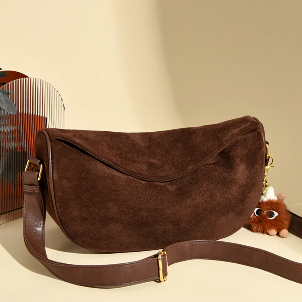 

Suede Texture Bag for Women Large Capacity Fashionable Retro Shoulder Crossbody Bag Textured Commuter Underarm Bag