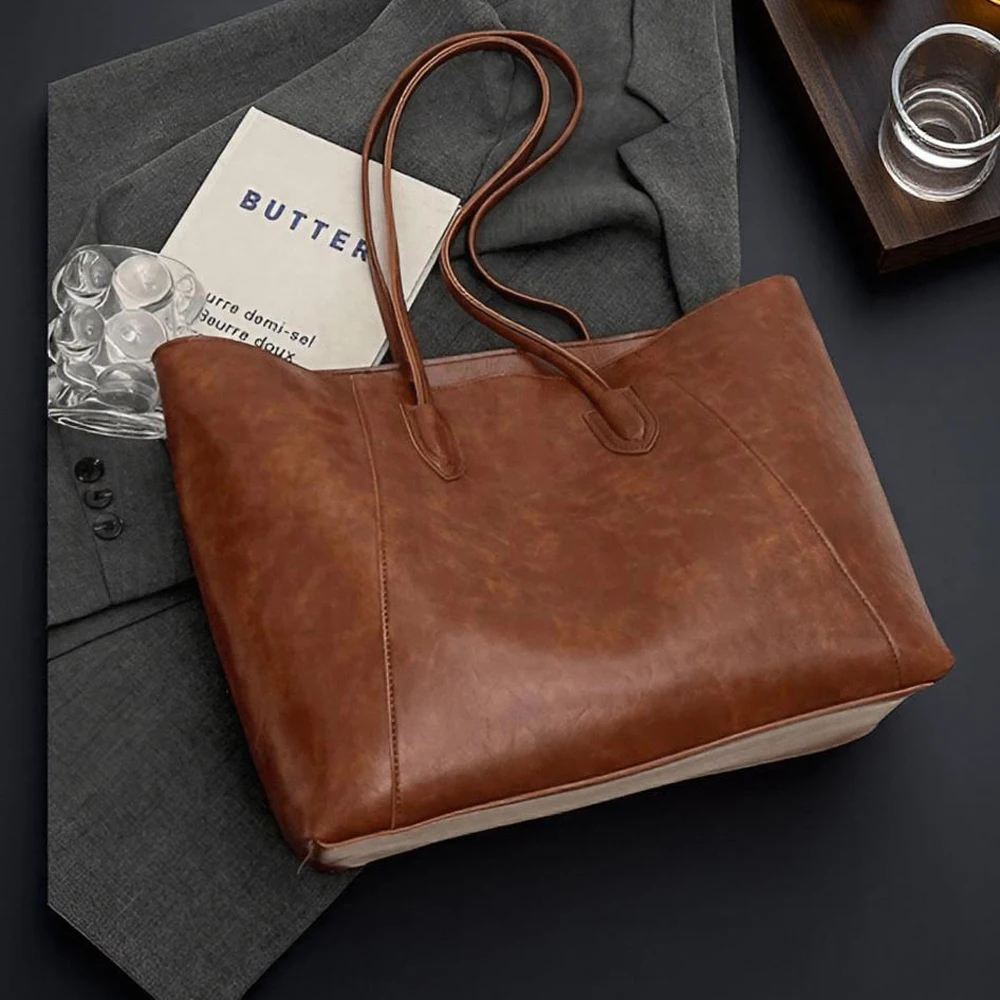 

Women's Retro Large Capacity Tote Bag Stylish PU Leather Shoulder Bag for Casual Commuting Everyday Use