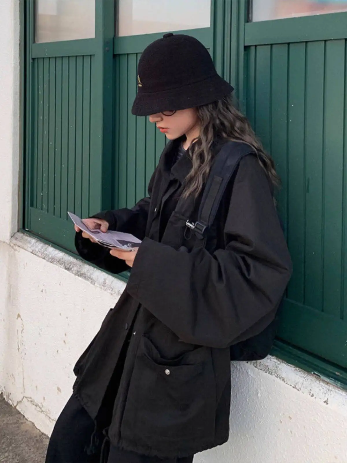 Women's 2025 Spring Thin Korean Style Oversized Utility Jacket Lazy Vibe Stand Collar Design Niche Trench Coat