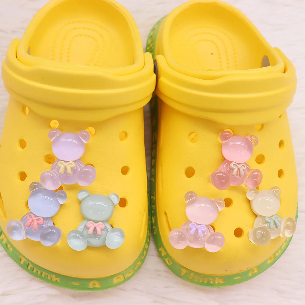 Mix 50 stücke Harz Schuh Charms Kawaii bunte transparente Bär Bogen Loch Slipper Zubehör Schuh dekoration Schnalle fit Armbänder