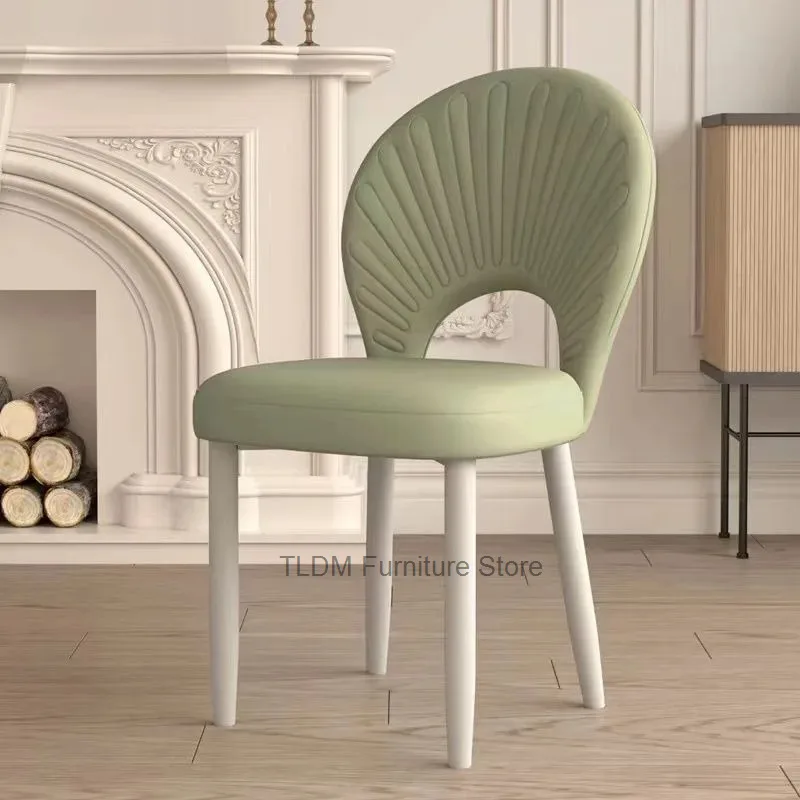 Cute Modern Shell Back Dining Chair, Leather Upholstered Accent Chair, Stylish Side Chair for Dining Room, Living Room & Bedroom