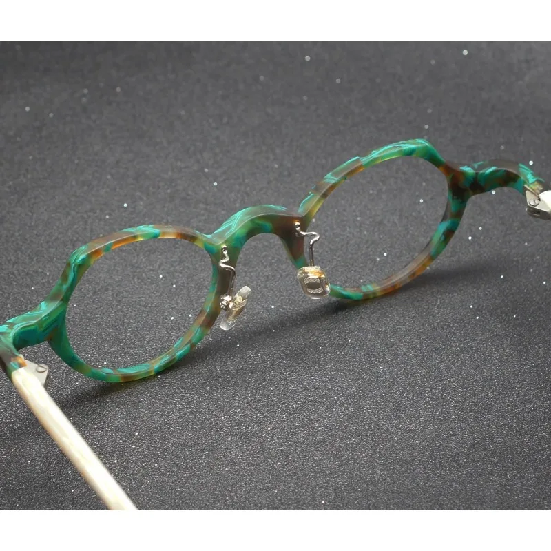 Japanese Retro Butterfly Irregular Frosted Glasses Handmade Plate Full-frame Literary Face Female Height Number Discoloration.