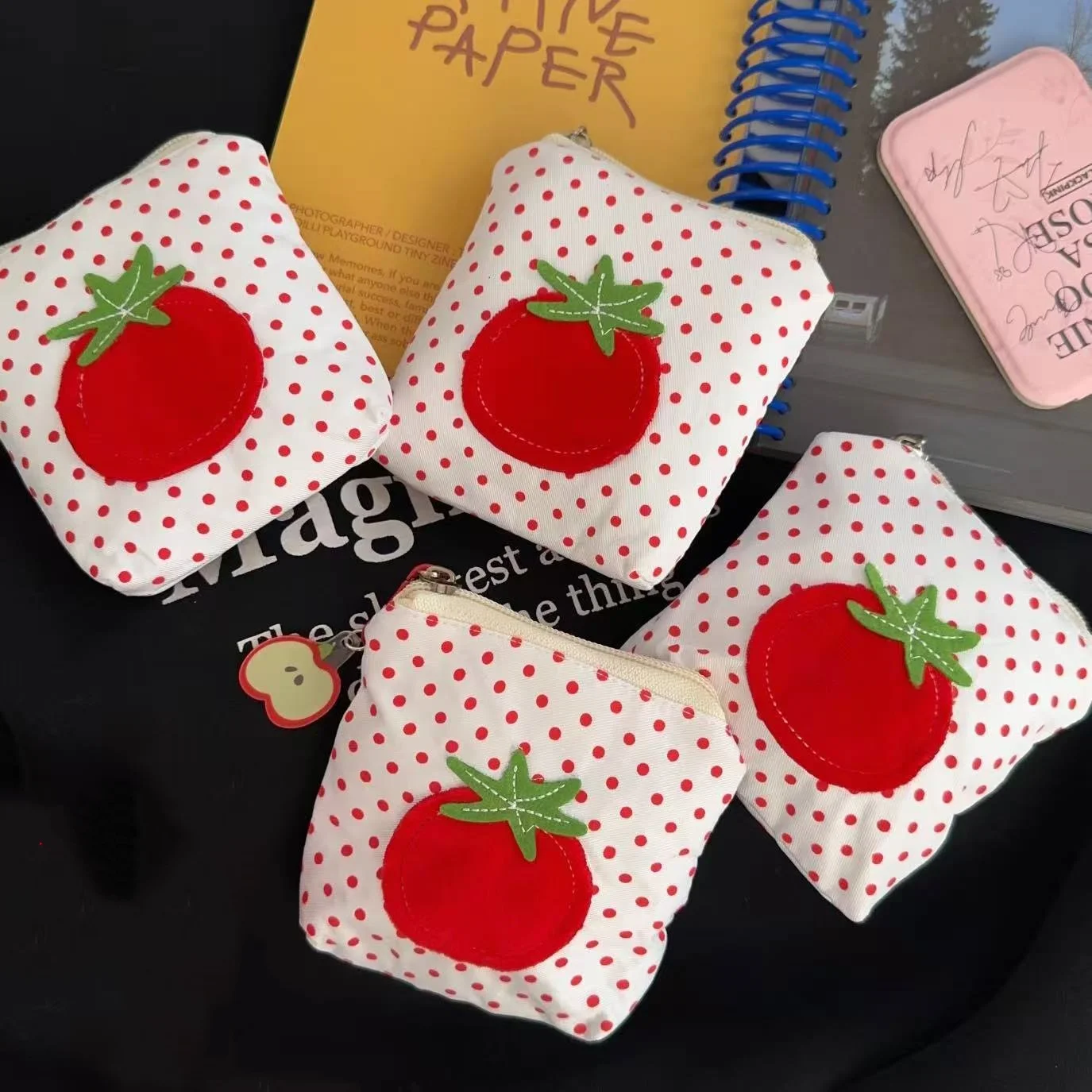 Monedero de tomate, bolsa para pasaporte de onda roja, bolsa de almacenamiento portátil para auriculares y lápiz labial, bolsa multifuncional para documentos de viaje