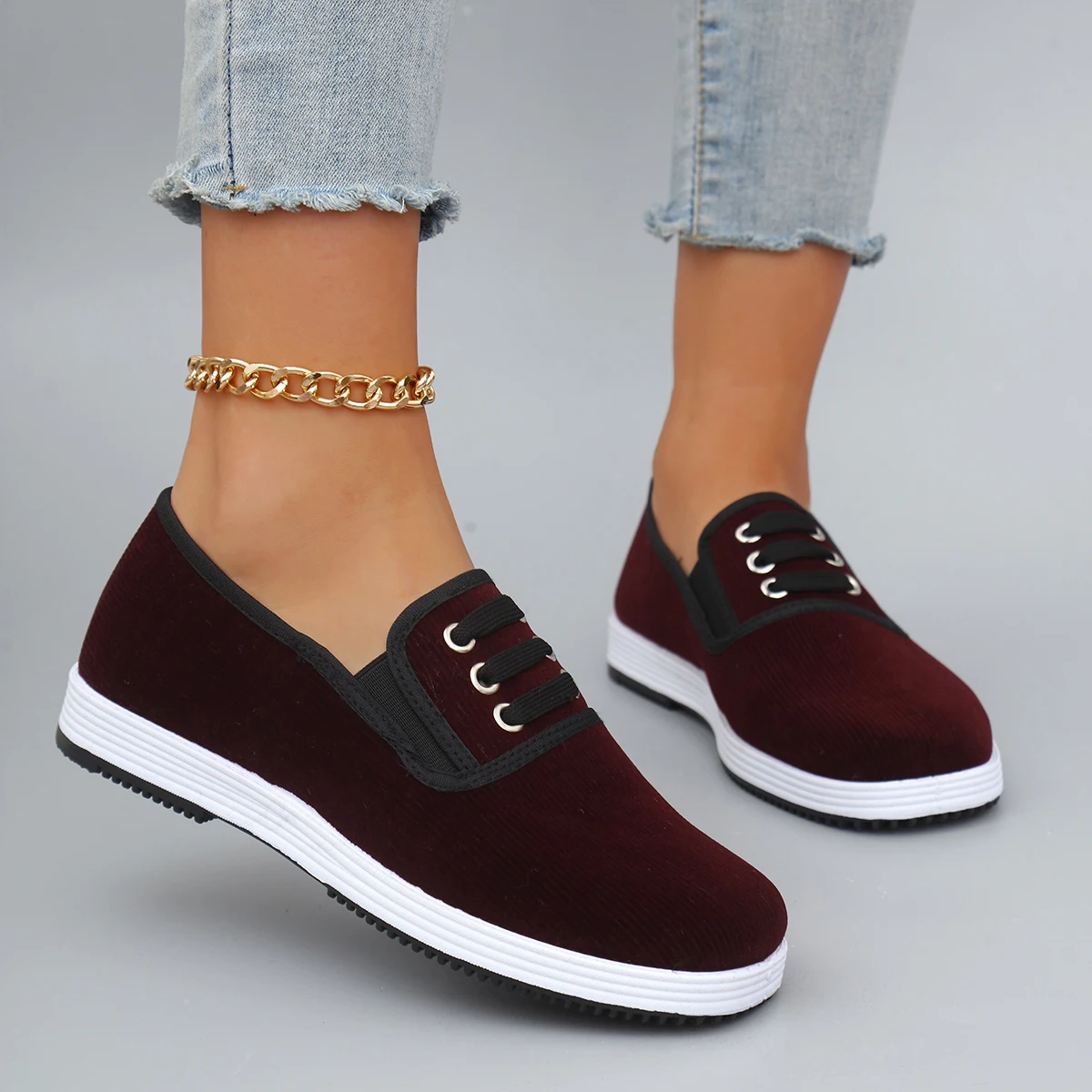 أحذية نسائية ربيعية مريحة ومسامية وخفيفة الوزن ومقاومة للاهتراء مع نعال ناعمة للأشخاص الكسالى الذين يخطوون