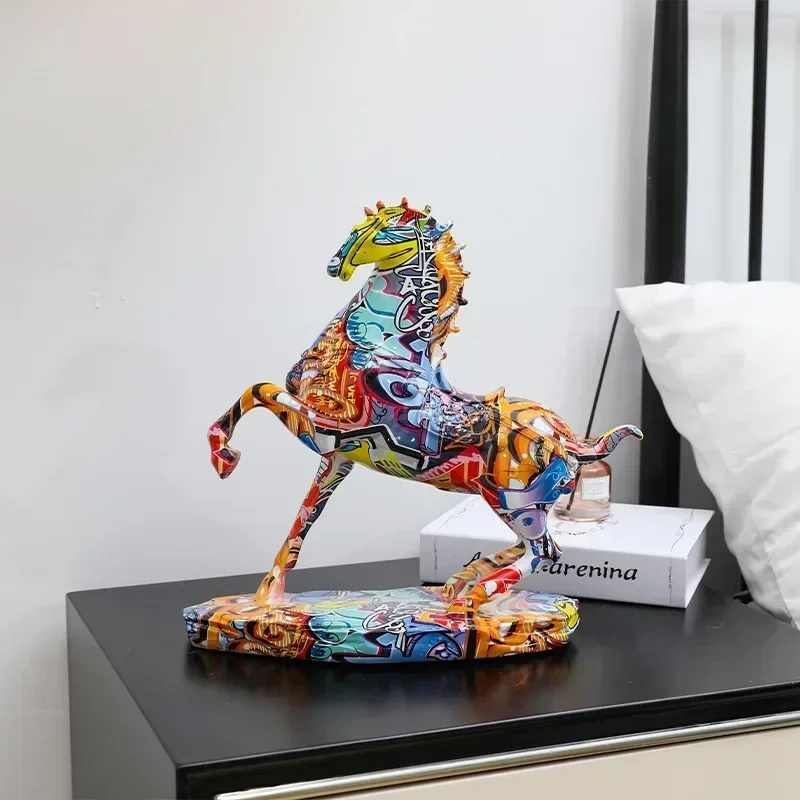 Creative Modern Color Art Horse Water Transfer Resin Crafts Colorful Animal Galloping Horse 3D Pendulum Bedroom Study