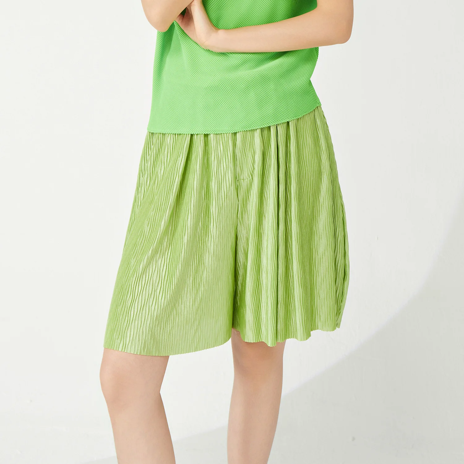 High Quality Women's Summer Casual Midi Pants Knee-Length Pleated Elastic Waist Stretch Loose Fit Fashionable Western Design