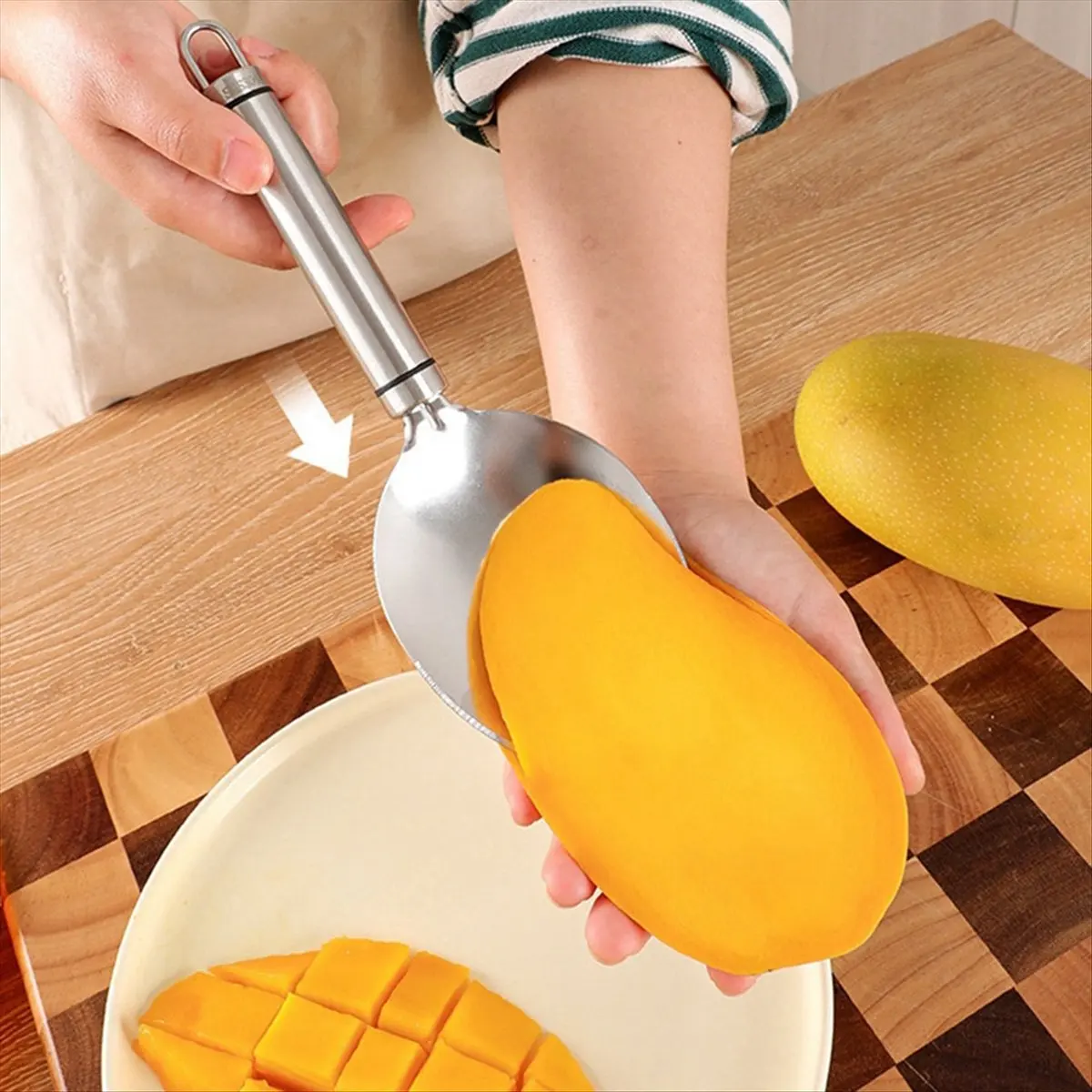 AT16 Mangoes Cutting Tool Lemon Avocado Spoon Fruit Peeler Stainless Steel Gadget Multifunctional Fruit Flesher