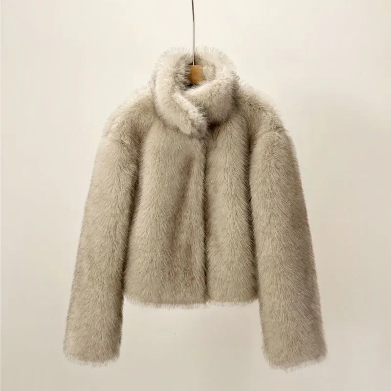 

2025 женская зимняя куртка из искусственного лисьего меха с градиентом цвета, короткая укороченная утепленная облегающая теплая пушистая куртка, верхняя одежда из плюша и меха, топы