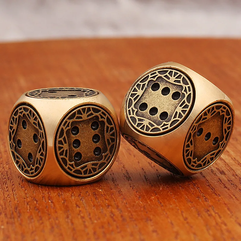 Vintage Hand-polished Pure Copper Dice Brass Color Dice Exquisite Dice Sieve Creative Mahjong Dice Metal Copper Art