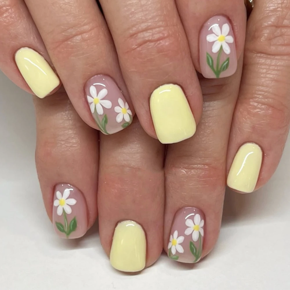 

Daisy Flowers Yellow French Nail Art Summer Fashion Short Wearable False Nails Detachable Finished Fake Nails Press on Nails