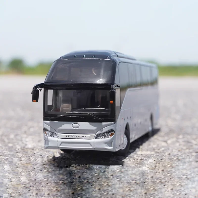 Classic Collectible 1:42 KMC Kayoola Diecast Tourism Bus Model Alloy African Long-Distance Transportation Model Miniature for Gi