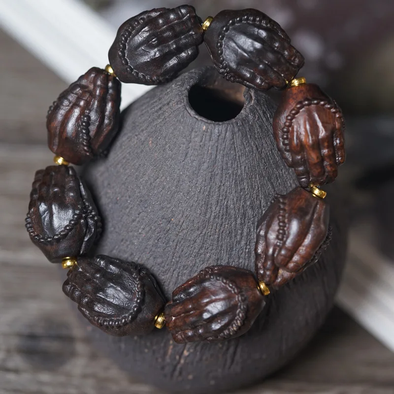 Agarwood carved , hand , wooden crafts, Bodhisattva chess pieces, old wood Buddha beads, bracelets, rosaries, a