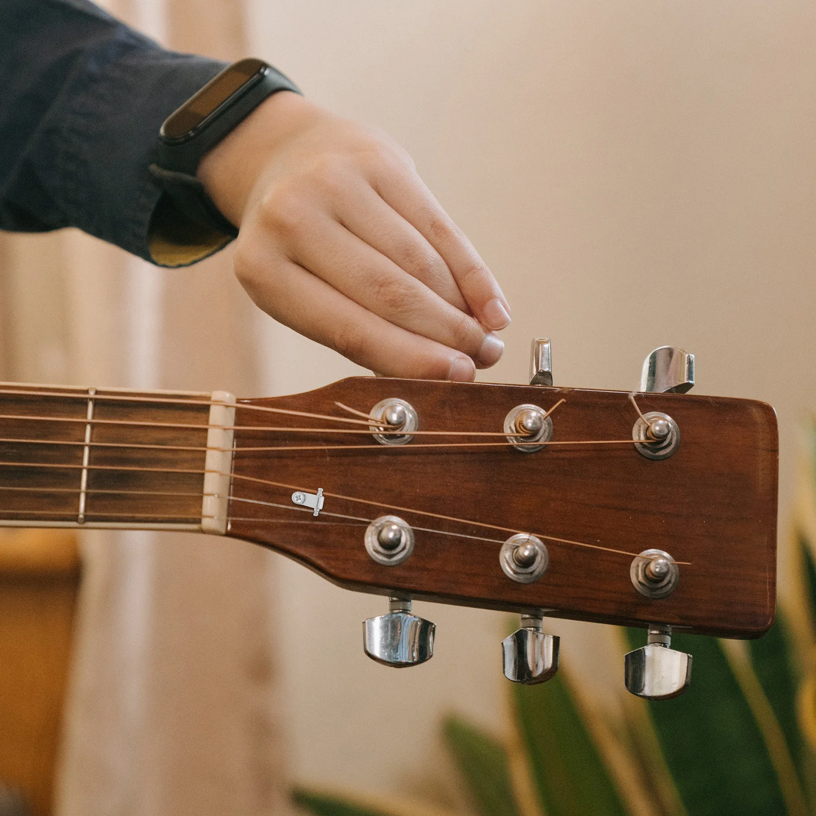 

1Set Electric Guitar String Retainers Roller String Tree Metal Durable Roller Buckle Guitar Accessories Replacement