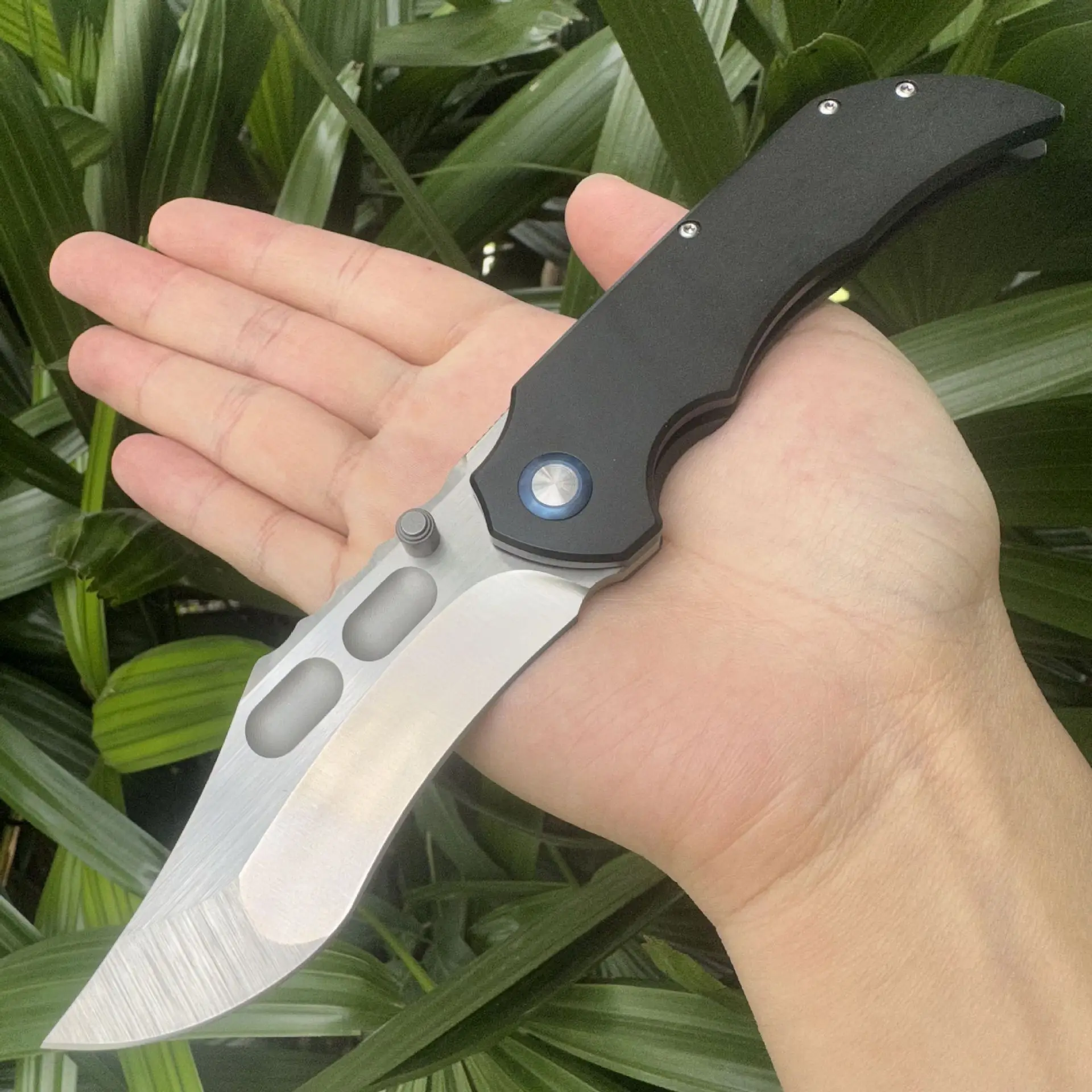 

Titanium alloy octopus folding knife VG10 blade, titanium alloy handle, high-end EDC cutting tool