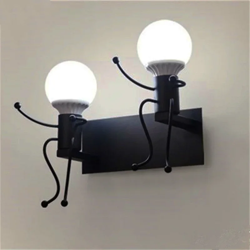 

Европа Гостиная Детская спальня Украшение прикроватный настенный светильник Индивидуальная лестница Кованая железная машина Настенный светильник злодея