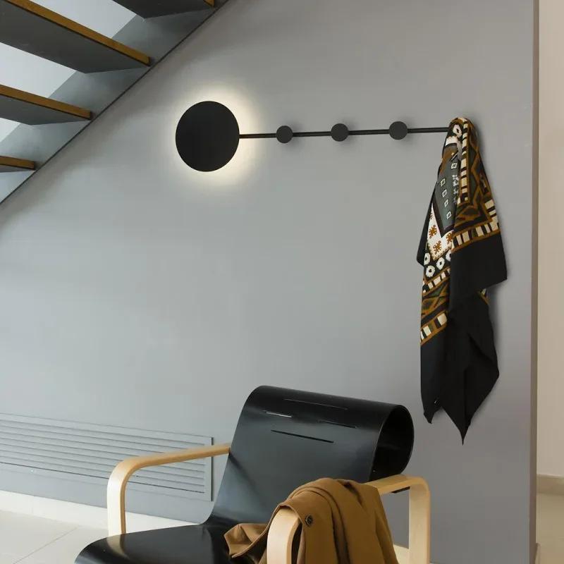 โคมไฟติดผนัง Point Line Nordic พื้นผิวสีดําสไตล์อุตสาหกรรม Sconce Light สําหรับทางเดินห้องนั่งเล่นห้องนอน Coat Rack โคมไฟติดผนัง