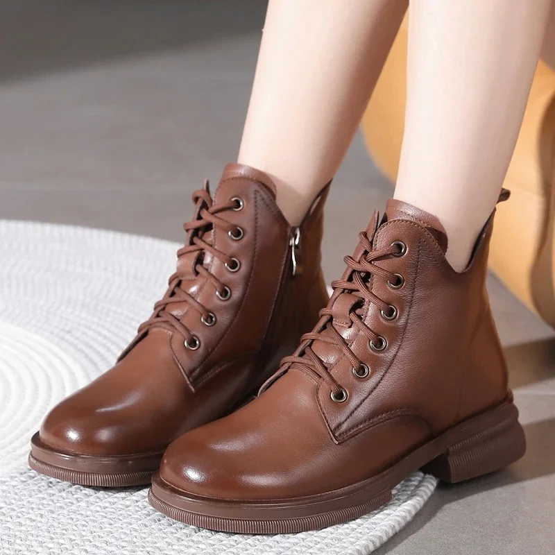 2025 بوط من الجلد الطبيعي للنساء أحذية الخريف الشتاء سميكة وحيد جلد البقر النساء حذاء من الجلد ماركة أحذية نسائية