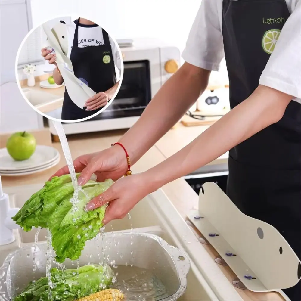 

Cute Cartoon Water Baffle Household Reusable Sink Splash Guard Anti-splash with Suction Cup Sink Flap Block Kitchen Countertop