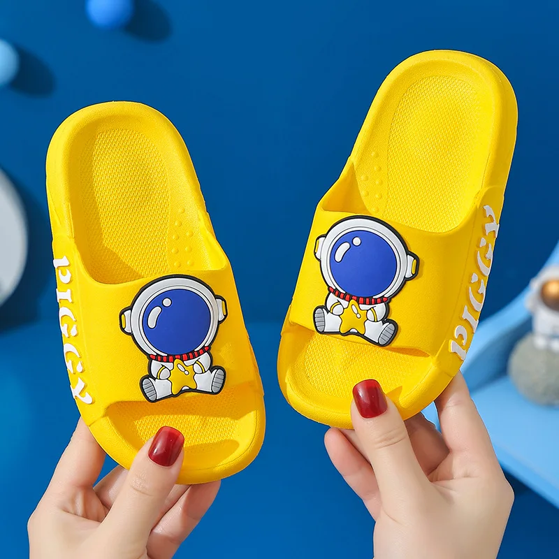 Kids Space Astronaut PVC Slippers Boys Beach Sandals Girls Home Slippers Big Childrens Hole Shoes Baby Garden Shoes Soft Summer