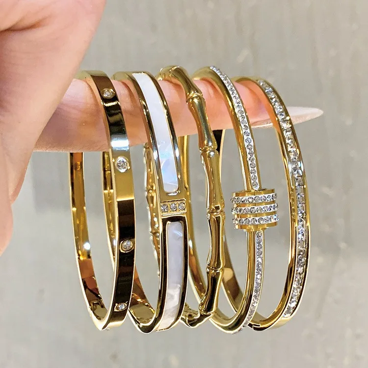Diamond-encrusted stainless steel clasp bracelet, fashionable and light luxury plated women's bracelet, elegant and versatile
