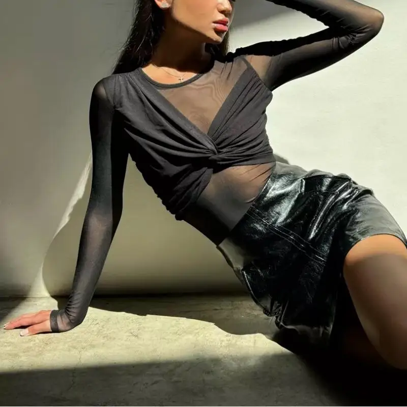 新しい春と夏のメッシュ生地パッチワークセクシーなホットガールスタイルシースルー長袖結び目スリムフィットジャンプスーツ、女性のトップ