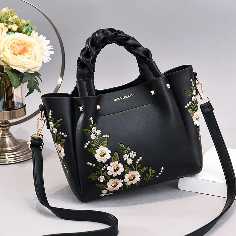  New Luxury Design Women Pleated Tote Bag Solid Color Underarm Bag Small Handbag and Purses Shoulder Bag Female Retro Pouch