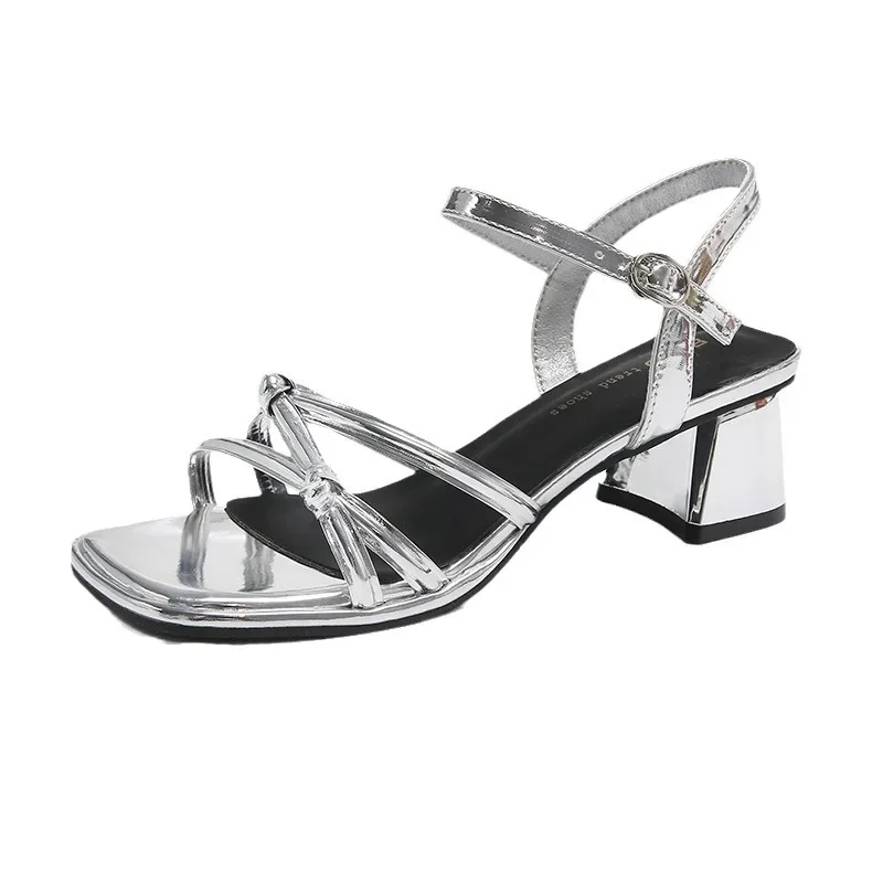 Dames Sandalen Zomer Nieuwe Vierkante Hak Hoge Schoenen Mode Romeinse Sandalen Zwart Wit Open Tenen Vrouw Slippers Dames Schoenen