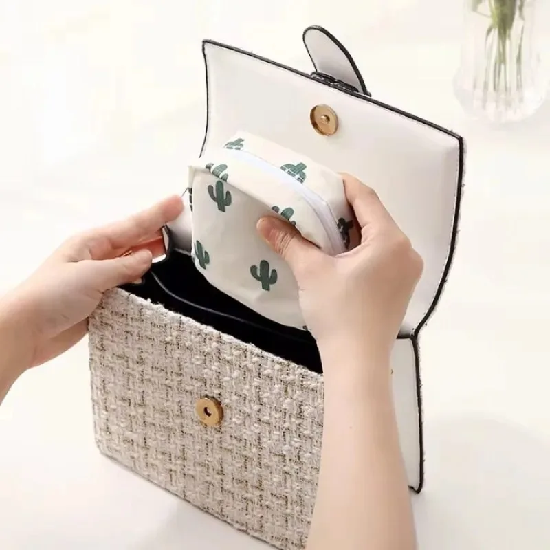 Women Sanitary Napkin Tampon Storage Bag Portable Waterproof Organizer Pouch Cartoon Pattern Sanitary Napkin Bag
