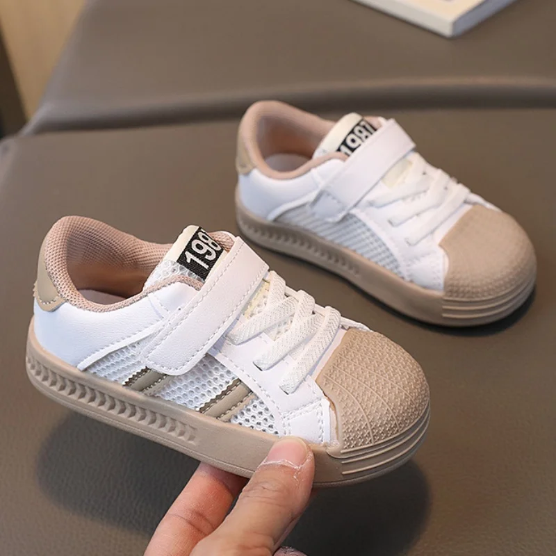 Nuovi bambini piccole scarpe bianche moda fondo morbido ragazzi ragazze scarpe da tavola punta tonda bambini sport all\'aria aperta Casual Sneaker da