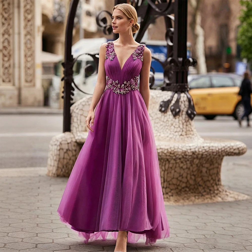 Maßgeschneidertes Luxus-Abschlussballkleid, asymmetrisches Abschlussballkleid mit Kristallapplikationen, lila Tüll, A-Linie, V-Ausschnitt, modernes Damen-Partykleid
