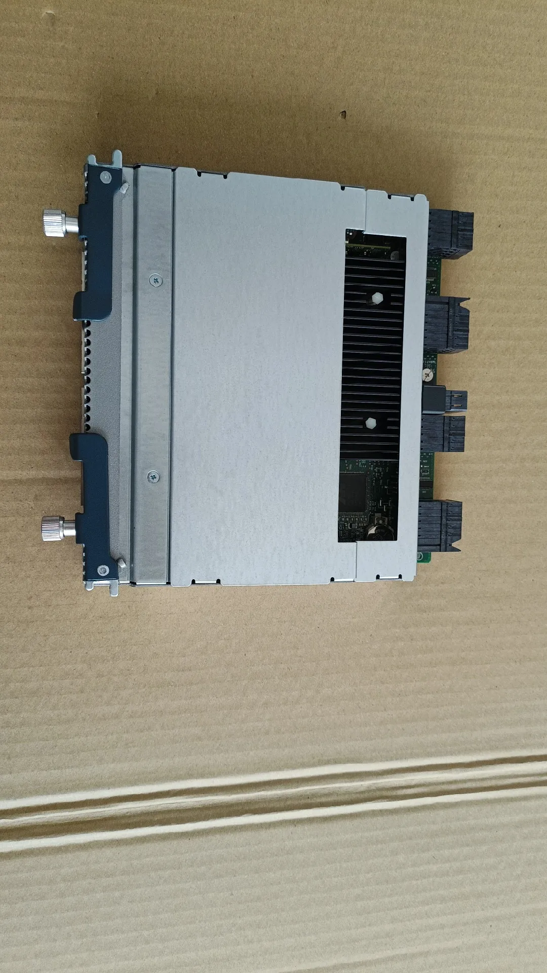 

Для коммутатора Cisco UCS 5108 UCS-IOM-2208XP 68-3718-06