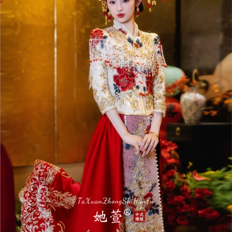 Nueva ropa de lujo para brindar de estilo chino elegante y a la moda.